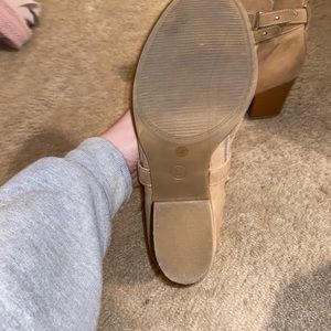 heeled shoes